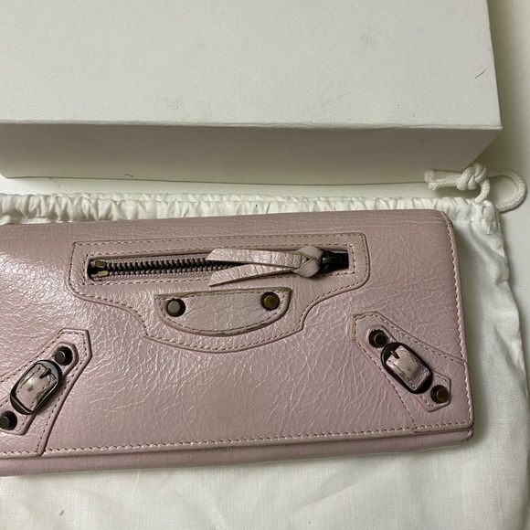 FLASH SALE! 🥳 Balenciaga Long Leather Wallet. Light Blush Pink/Nude. - Picture 2 of 16